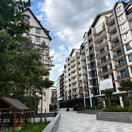 Tri Vrha & Wellness Апартаменты *